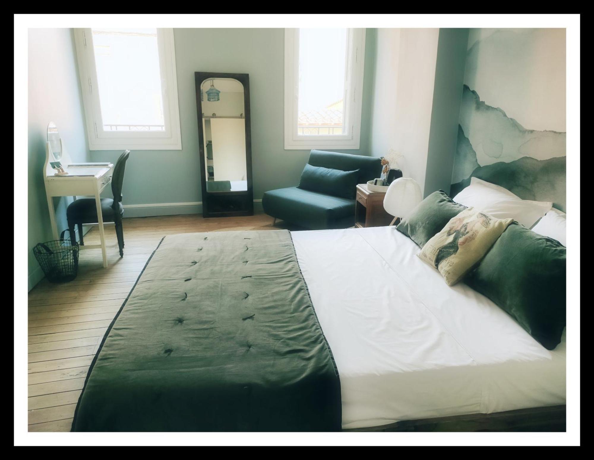La Belle D'Ame - Guest House Prades  Zimmer foto